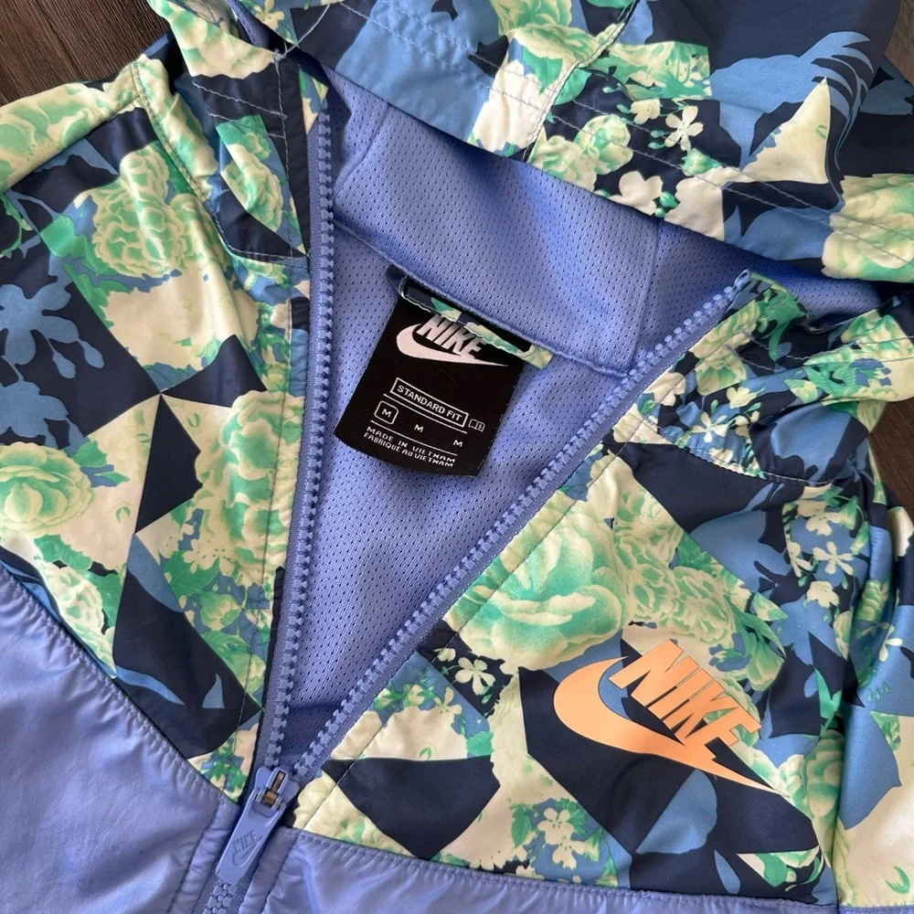 Girls Nike jacket - Picture 2 of 2